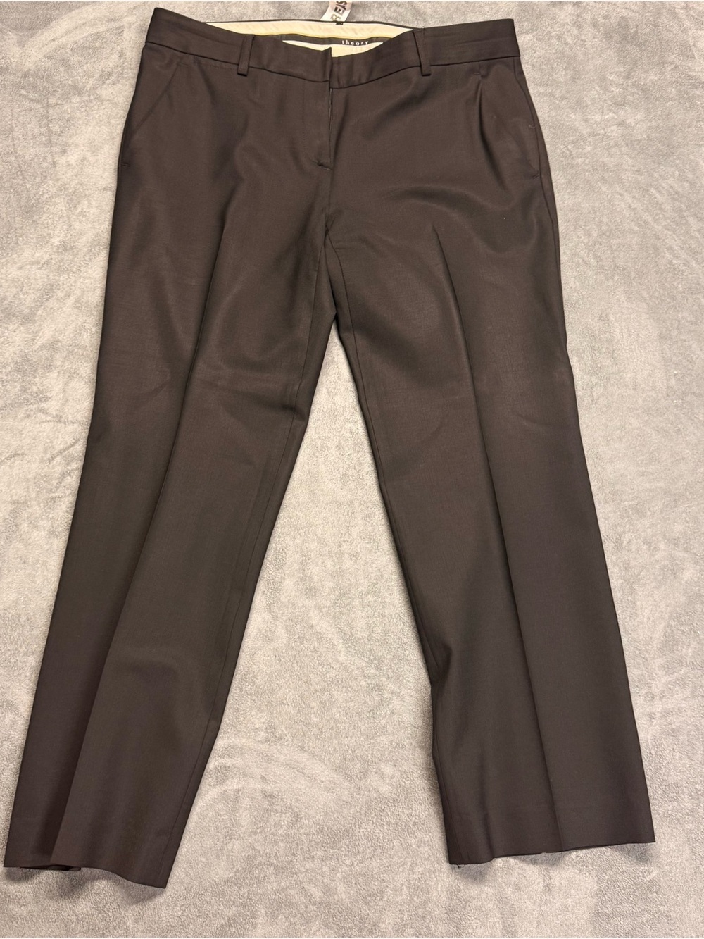 Theory Teeca Cropped Pants in Good Wool - 8 - Picture 6 of 10